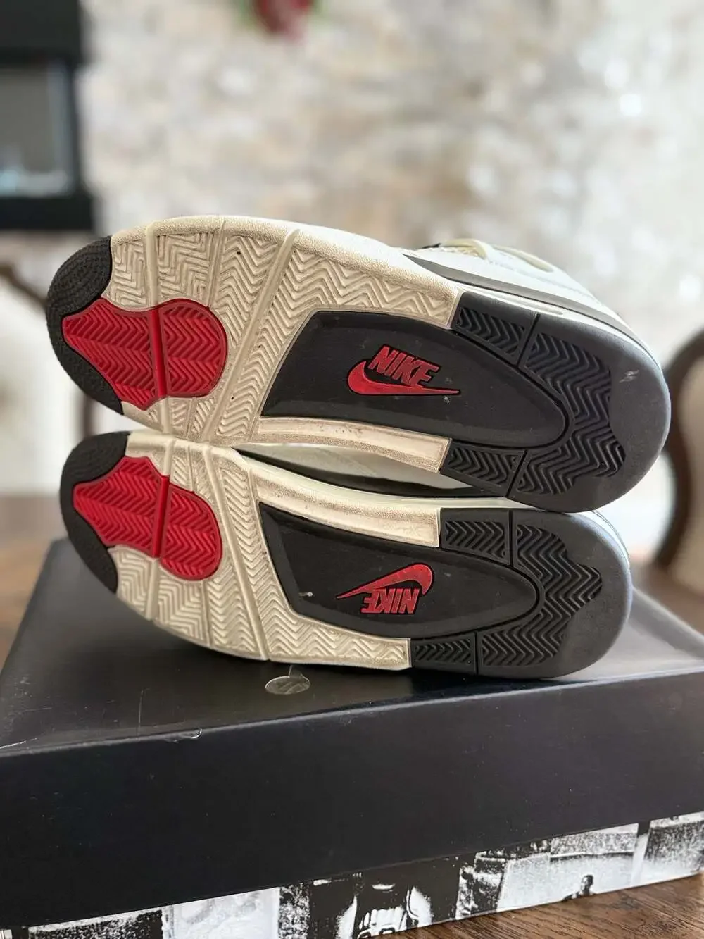 Air Jordan 4 Retro 'Flight Club' Sail/Black/University Red